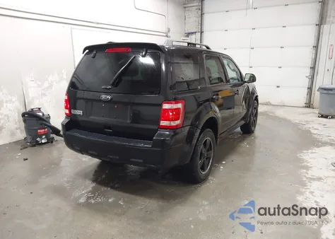 2011 Ford Escape Xlt z USA, uszkodzony, nr VIN 1FMCU9D72BKB87872